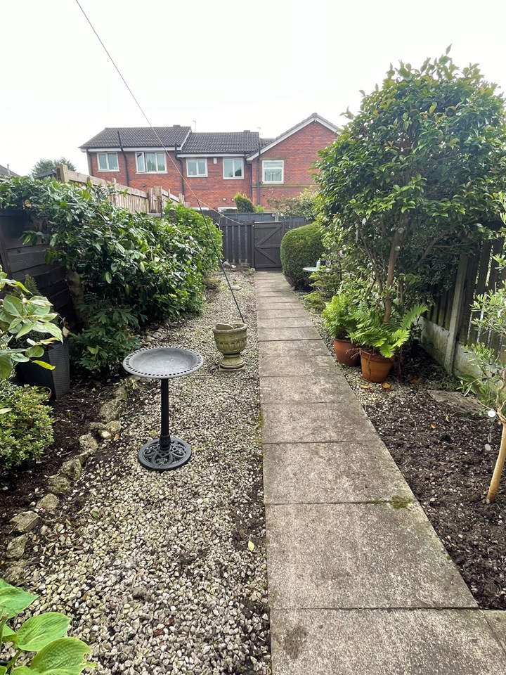 Westhoughton, Bolton 2 Bed Terraced House, Hindley Road, BL5 To