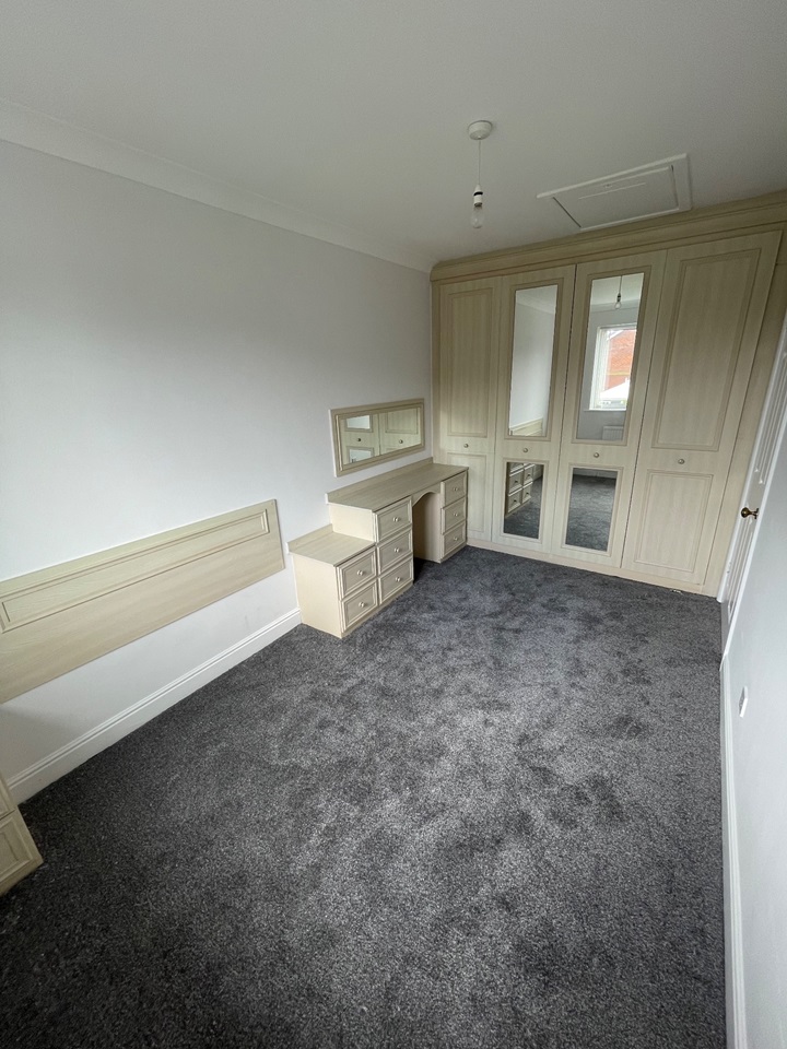Westhoughton, Bolton 2 Bed Terraced House, Hindley Road, BL5 To