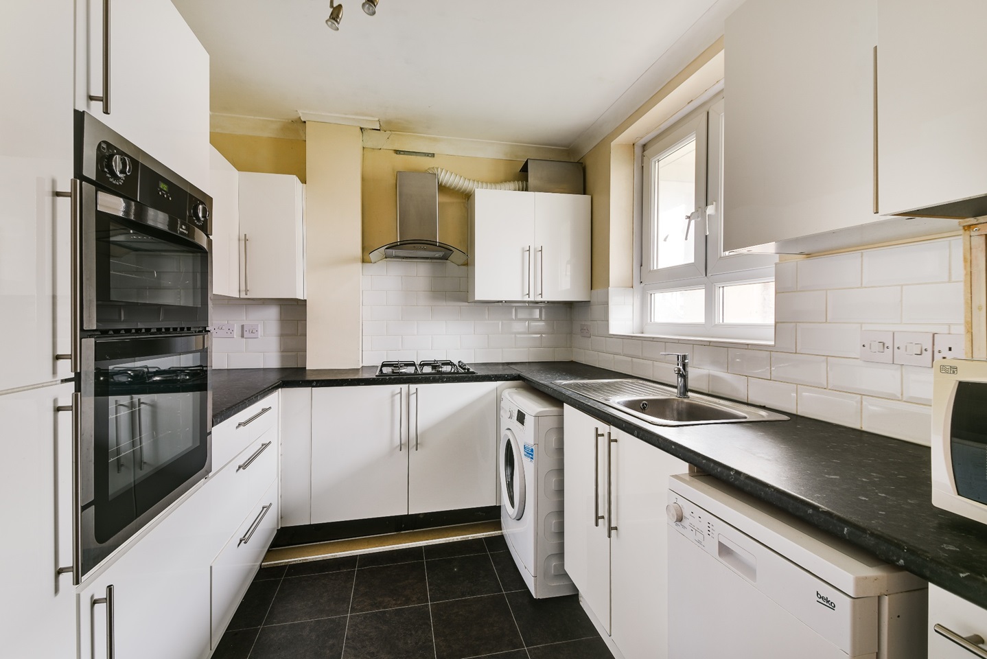 London - 3 Bed Flat, Paragon Road, E9 - To Rent Now for £2,995.00 p/m