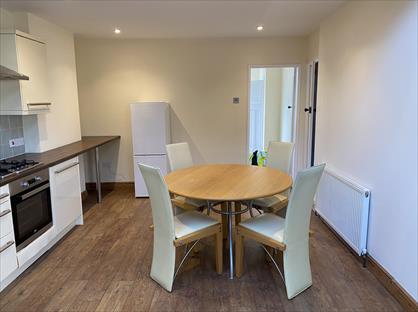 3 Bed End Terrace, Ruscote Avenue, OX16