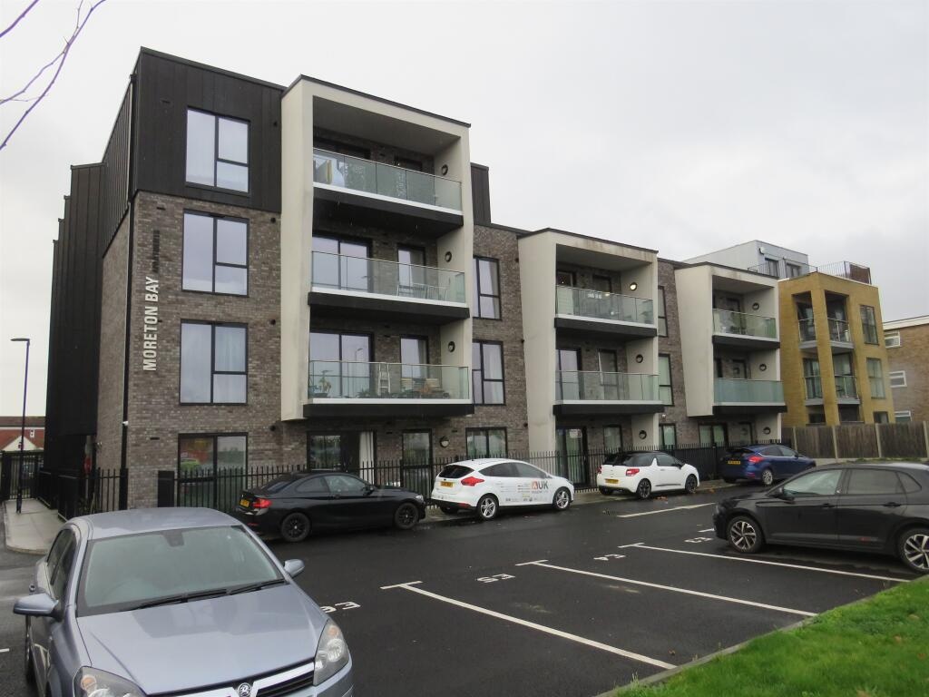 Romford 1 Bed Flat, Southend Arterial Road, RM2 To Rent Now for £