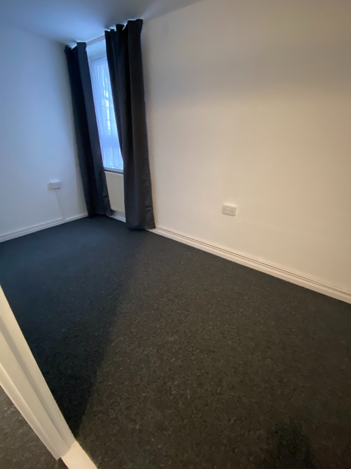 London 3 Bed Flat, Nairn Street, E14 To Rent Now for £2,154.10 p/m