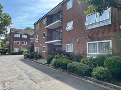 1 Bed Flat, Mosslea Park, L18