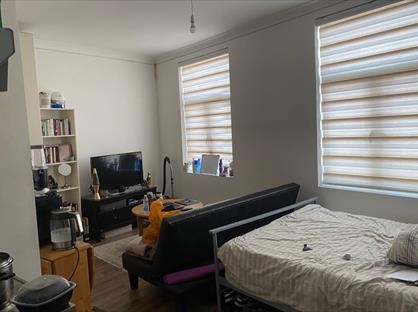 Studio Flat, West Hendon Broadway, NW9