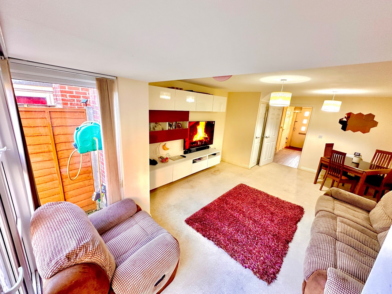 Basingstoke 3 Bed SemiDetached House, Sinclair Drive, RG21 To Rent