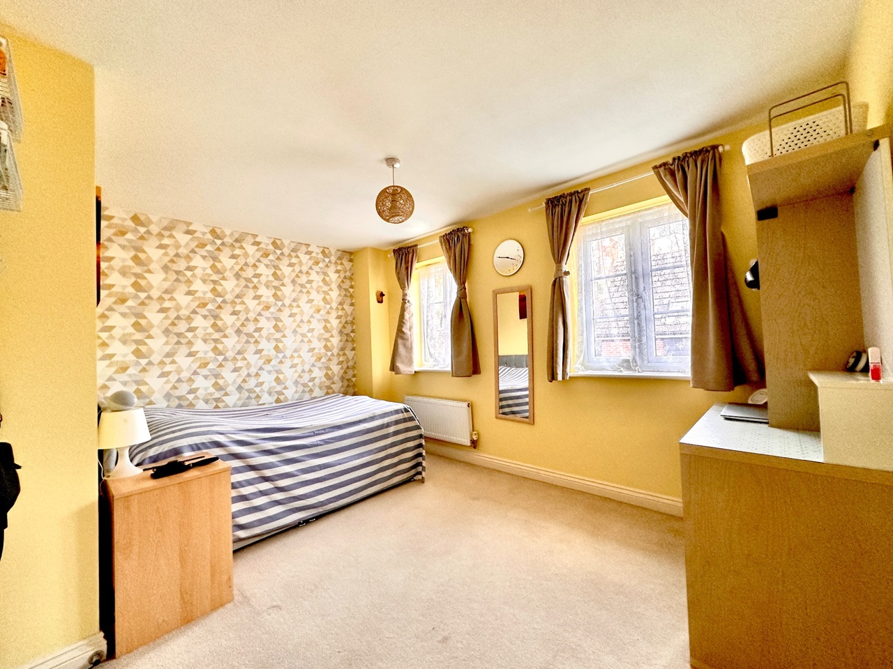 Basingstoke 3 Bed SemiDetached House, Sinclair Drive, RG21 To Rent