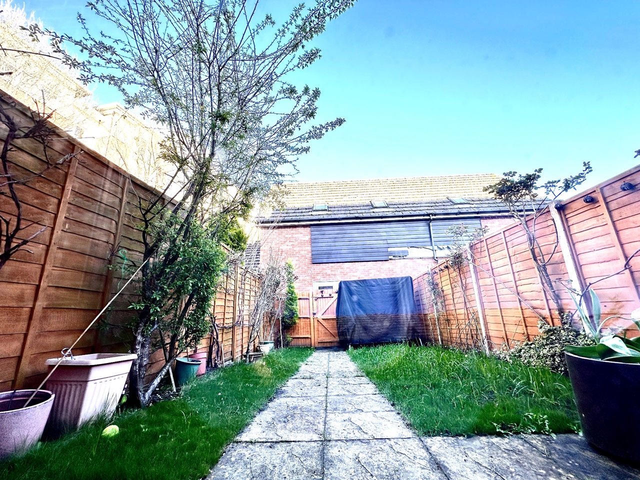 Basingstoke 3 Bed SemiDetached House, Sinclair Drive, RG21 To Rent