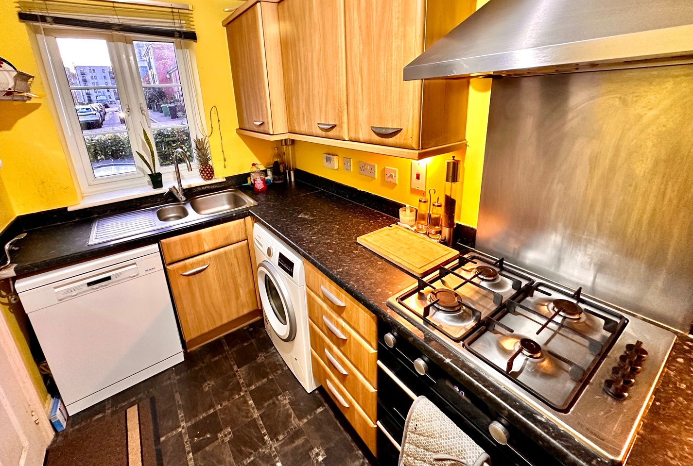 Basingstoke 3 Bed SemiDetached House, Sinclair Drive, RG21 To Rent