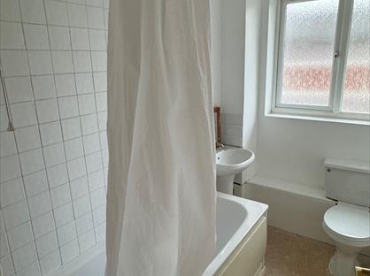 3 Bed Flat, Silkdale Close, OX4
