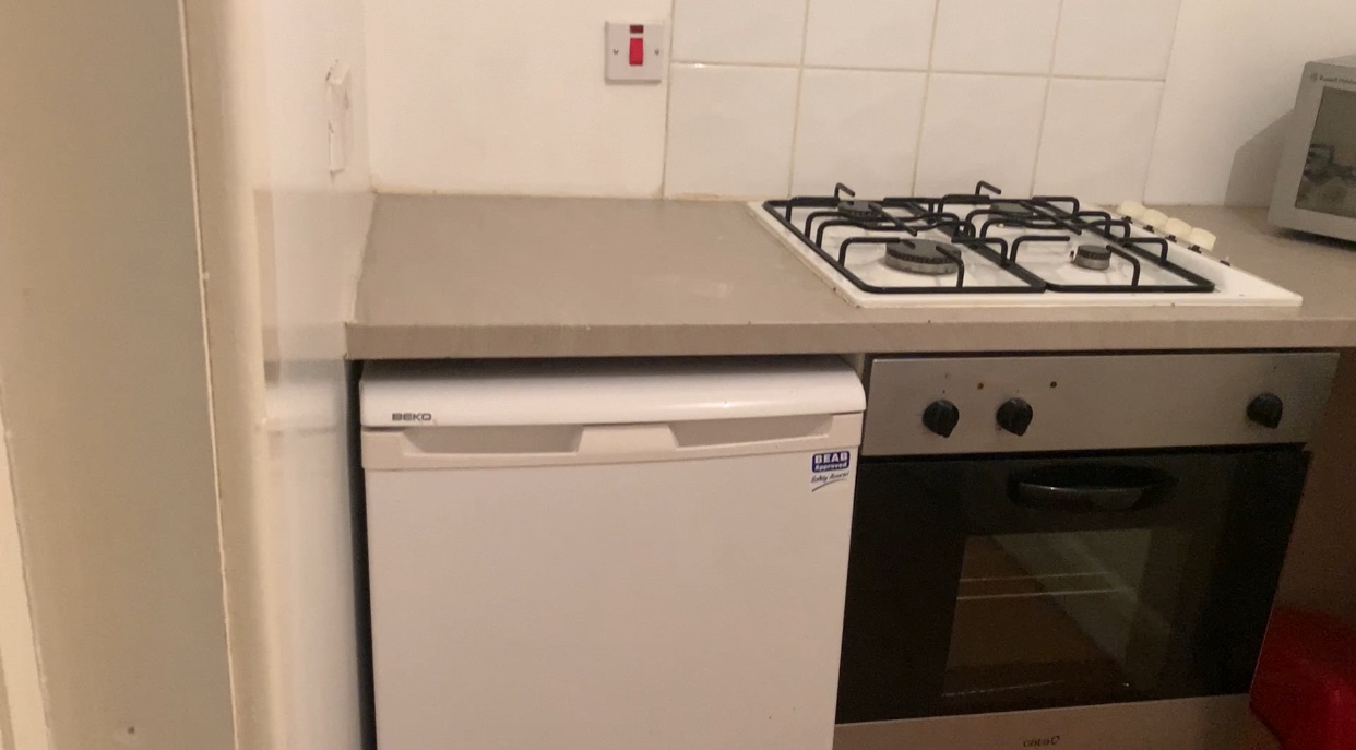 Glasgow Studio Flat, Otago Street, G12 To Rent Now for £1,000.00 p/m