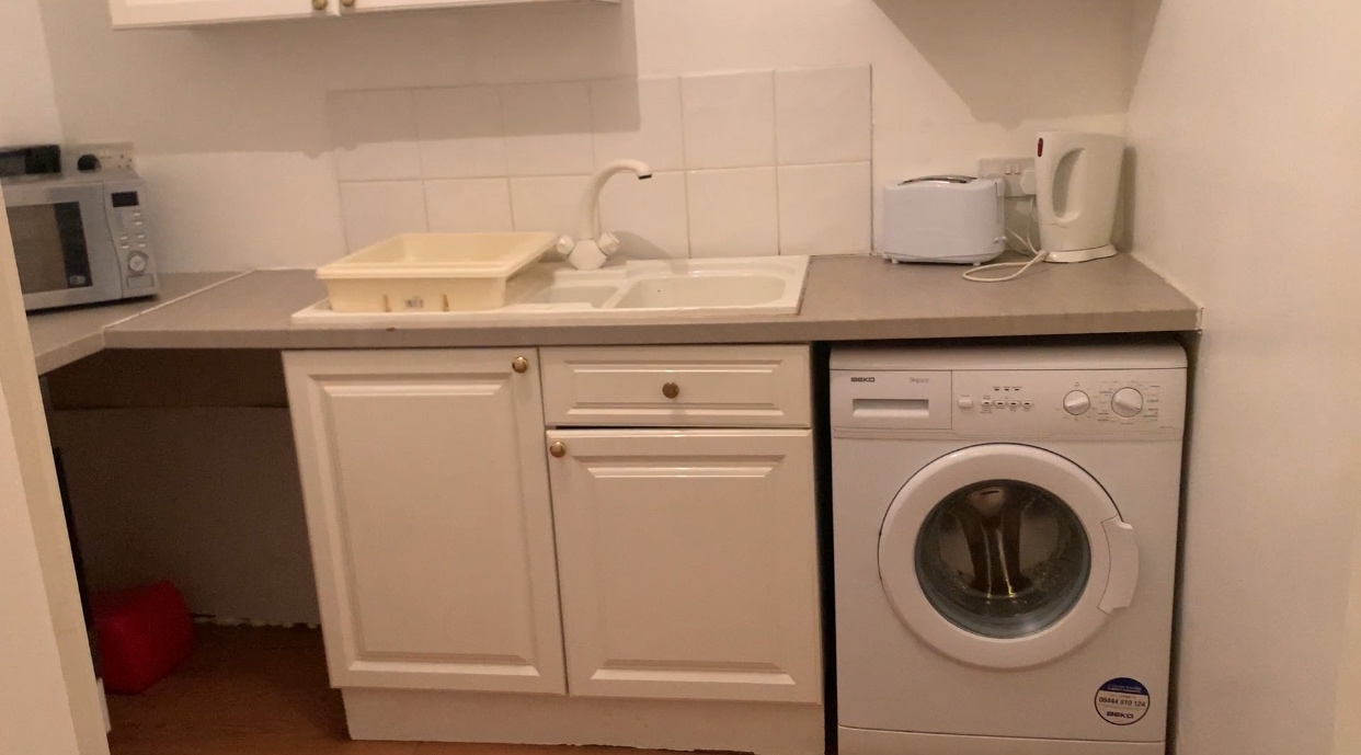 Glasgow Studio Flat, Otago Street, G12 To Rent Now for £1,000.00 p/m