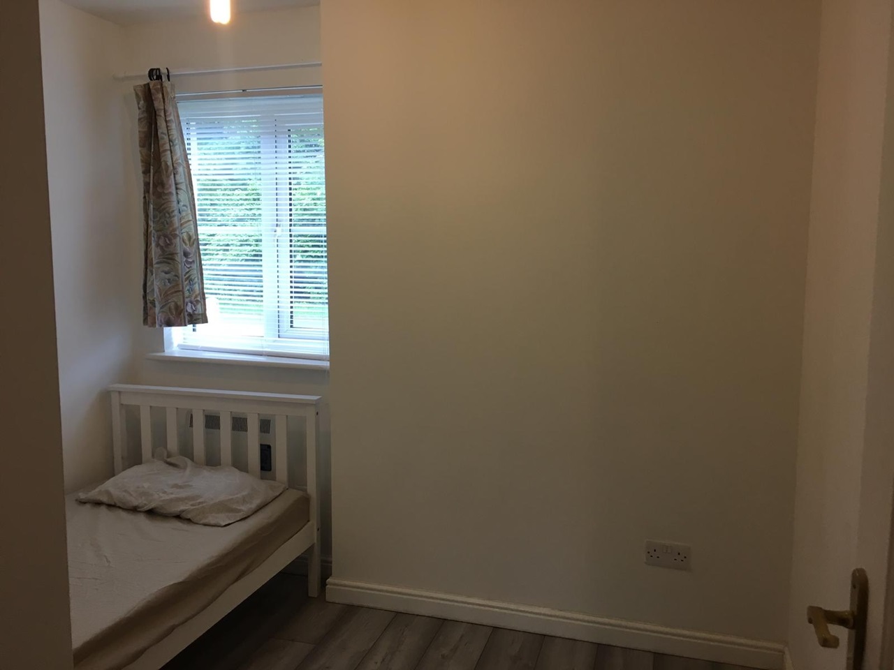 Livingston 2 Bed Flat, Queens Crescent, EH54 To Rent Now for £995.