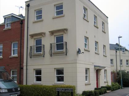 4 Bed Semi-Detached House, Redmarley Road, GL52