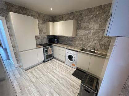 Room in a Shared House, Norwood Road, S5