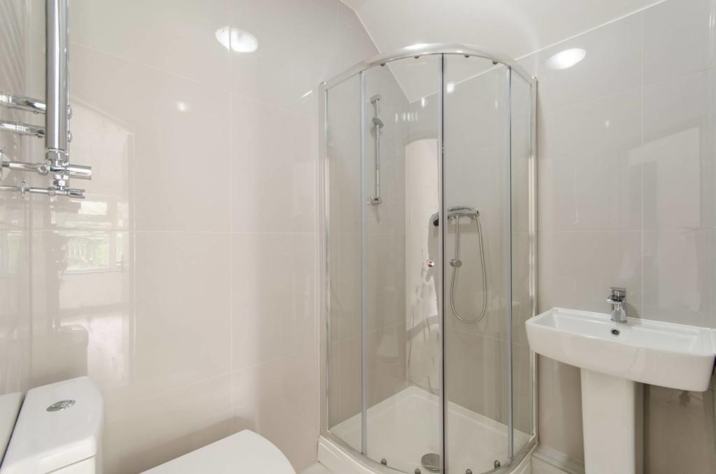 London Studio Flat, Dollis Hill Lane, NW2 To Rent Now for £1,280.46 p/m