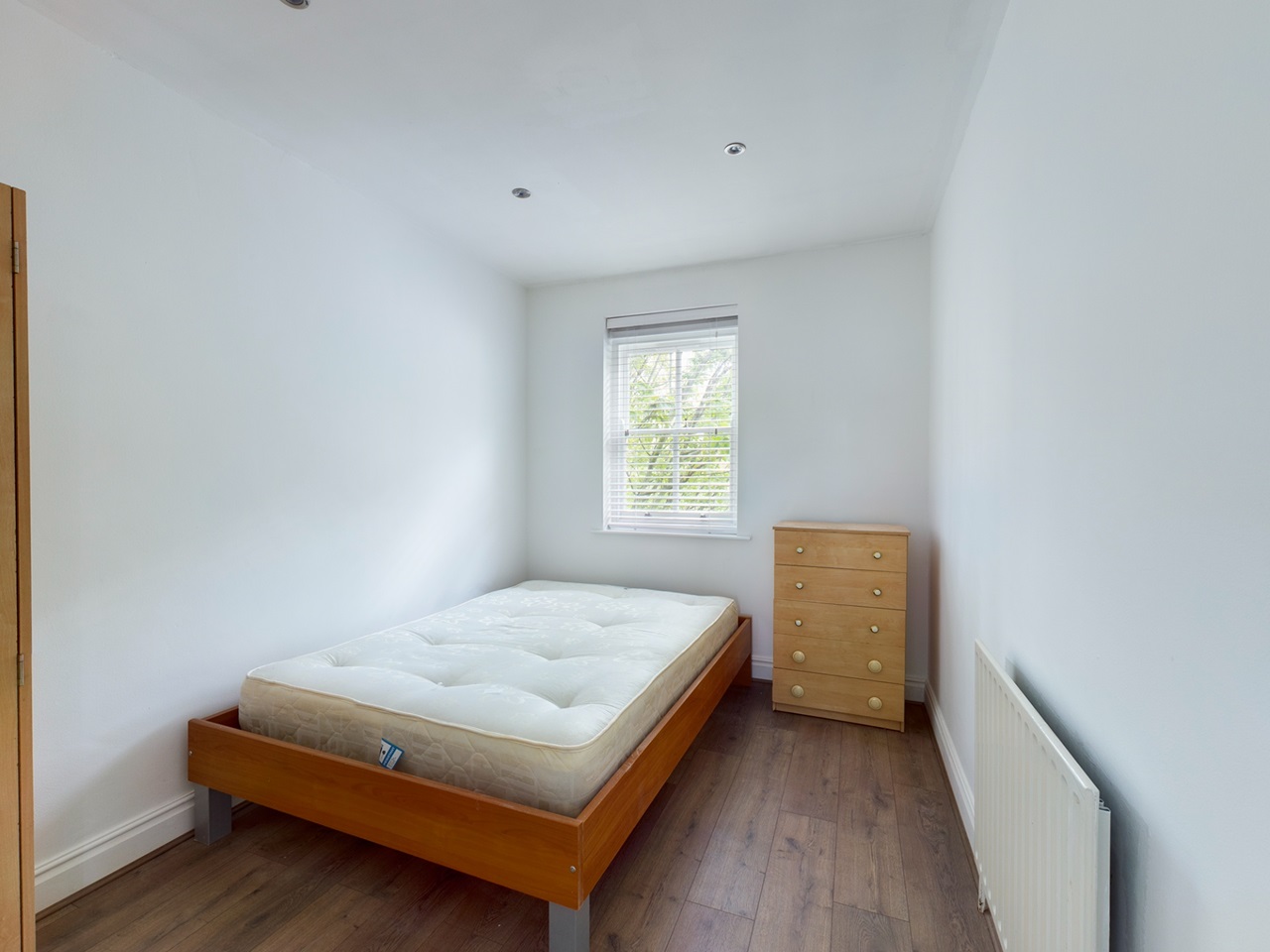 London 2 Bed Flat, Stepney Green, E1 To Rent Now for £2,100.00 p/m