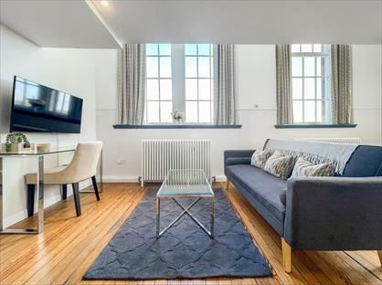 1 Bed Flat, Mcdonald Road, EH7