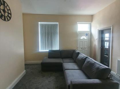 Room in a Shared House, Leeds Road, BD3