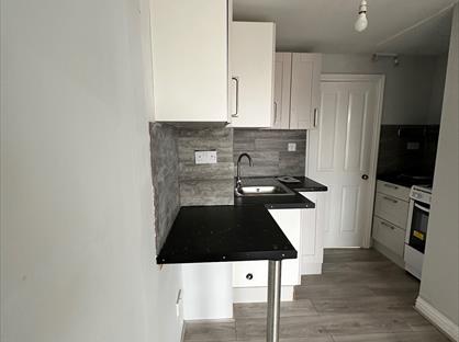 Studio Flat, Whitehead Street, SN1