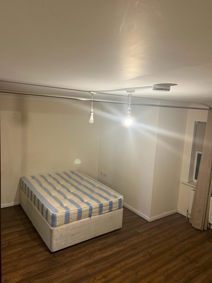 Wealdstone, Harrow 1 Bed Flat, Louise Court, HA3 To Rent Now for £