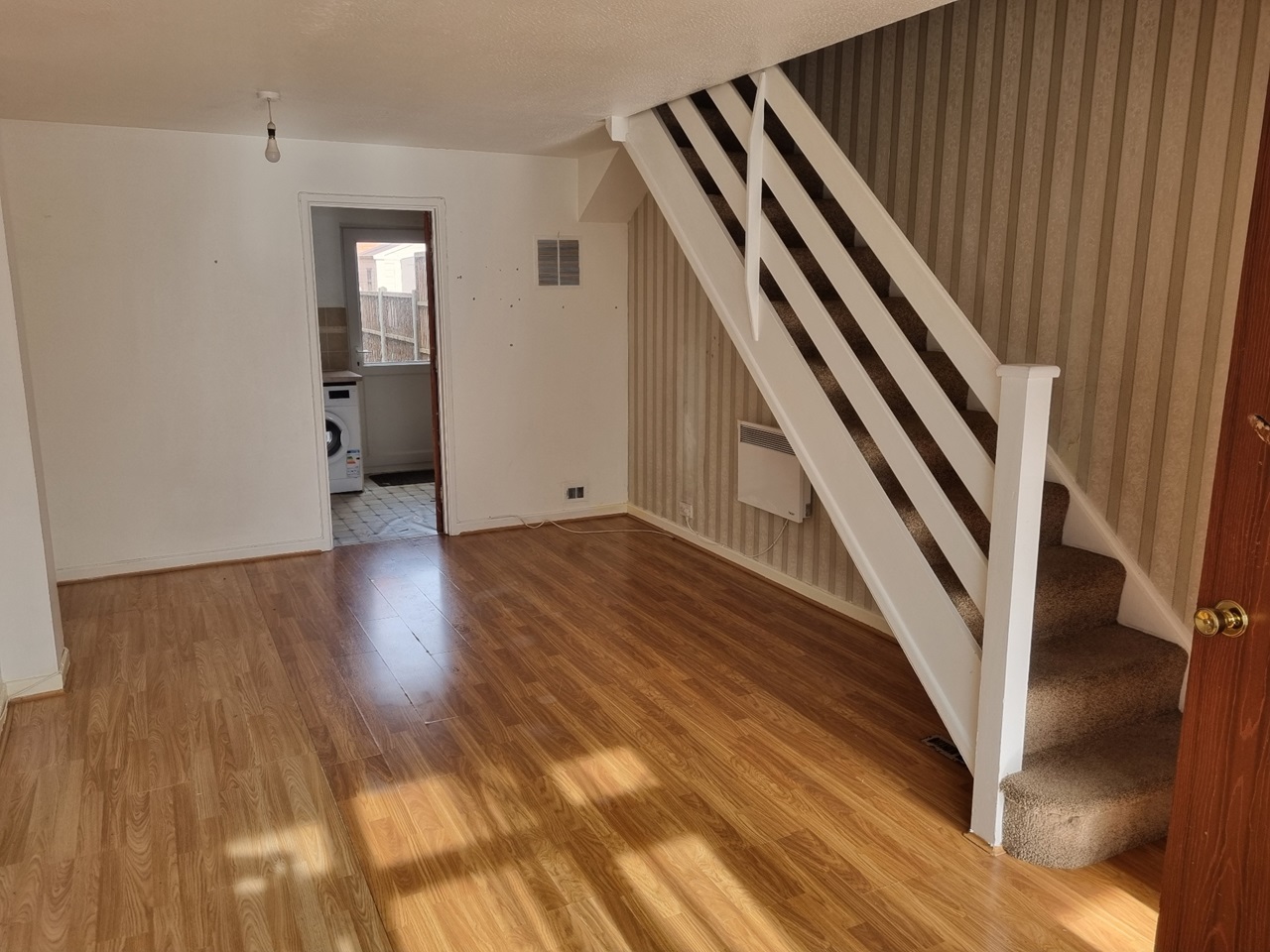 Hayes 2 Bed Terraced House, Berrydale Road, UB4 To Rent Now for £