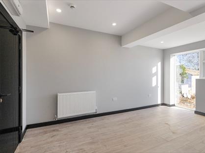 Studio Flat, Niederwald Road, SE26