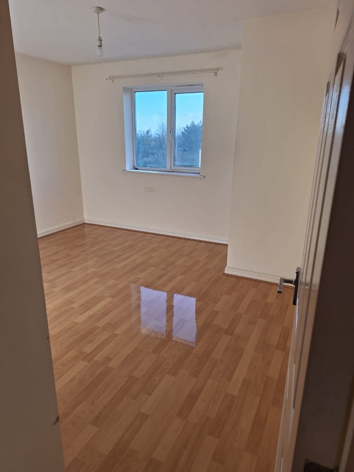 Bloxwich, Walsall 1 Bed Flat, Marton Court, WS3 To Rent Now for £