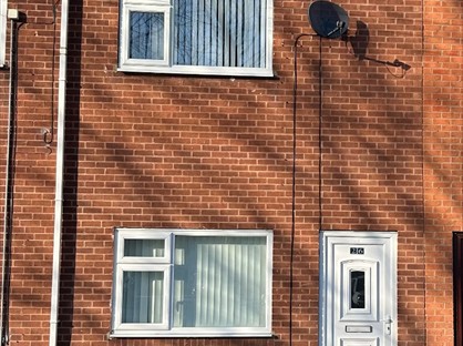 2 Bed Terraced House, Queen St, S63