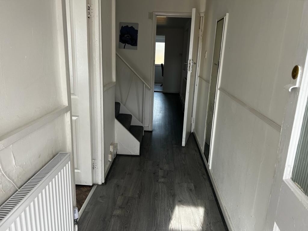 Luton 4 Bed SemiDetached House, Dorel Close, LU2 To Rent Now for £