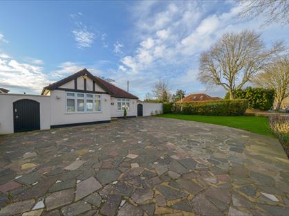 4 Bed Bungalow, Stanley Avenue, AL2