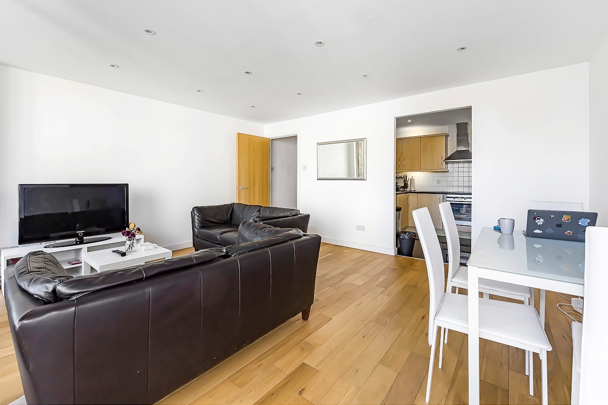 London 2 Bed Flat, Berglen Court Limehouse Marina Narro, E14 To