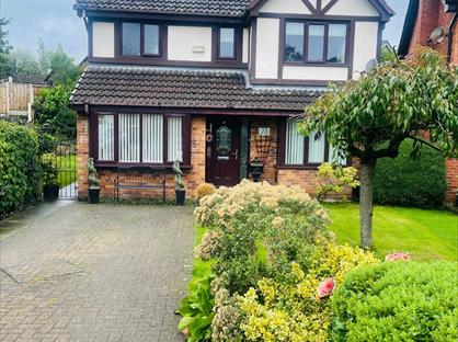 5 Bed Detached House, The Green, OL11