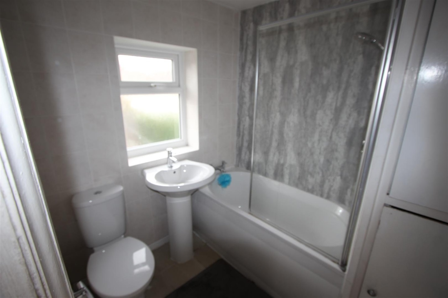 Salford 3 Bed SemiDetached House, Barclays Avenue, M6 To Rent Now for £1,300.00 p/m