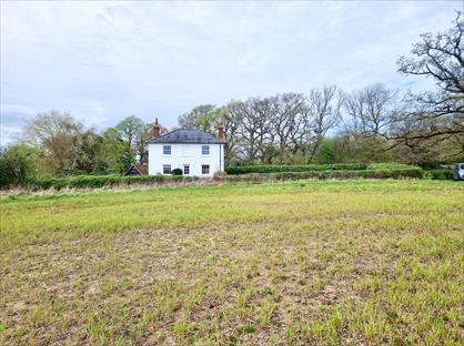 3 Bed Detached House, Maplehurst Road, RH13