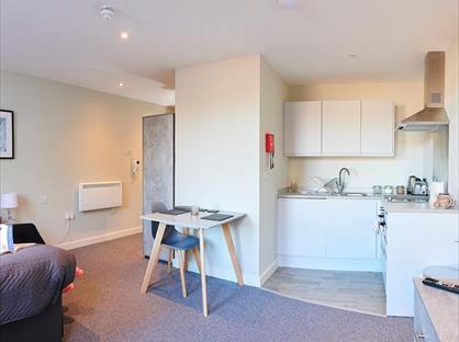 Studio Flat, Church Street, L39