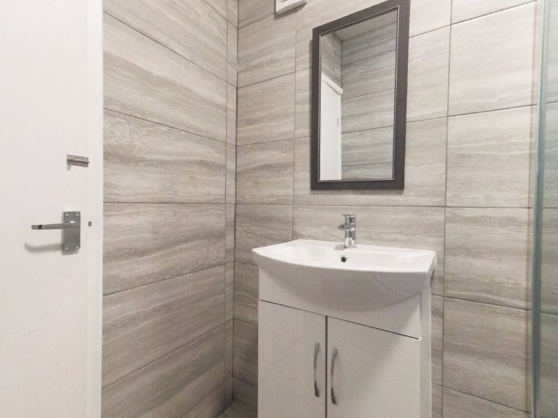 London Room in a Shared House, Crewe Place, NW10 To Rent Now for £