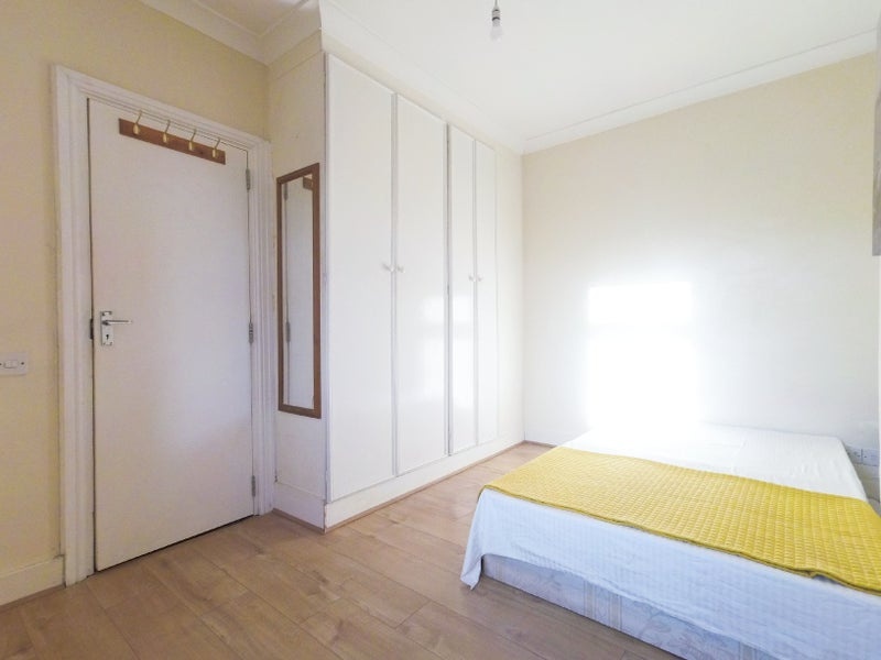 London Room in a Shared House, Crewe Place, NW10 To Rent Now for £