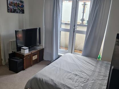Room in a Shared Flat, Garratt Lane, SW18
