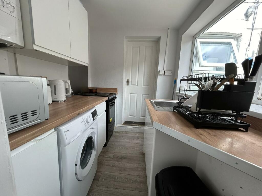 Colchester 2 Bed Detached House, Colne Bank Avenue, CO1 To Rent Now