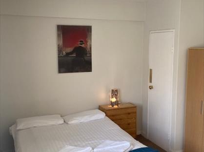 4 Bed Flat, Alexander Drive, EH11