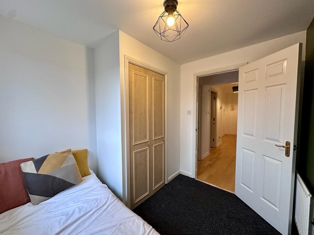 Edinburgh 3 Bed Flat, Bonnington Gait, EH6 To Rent Now for £1,500.