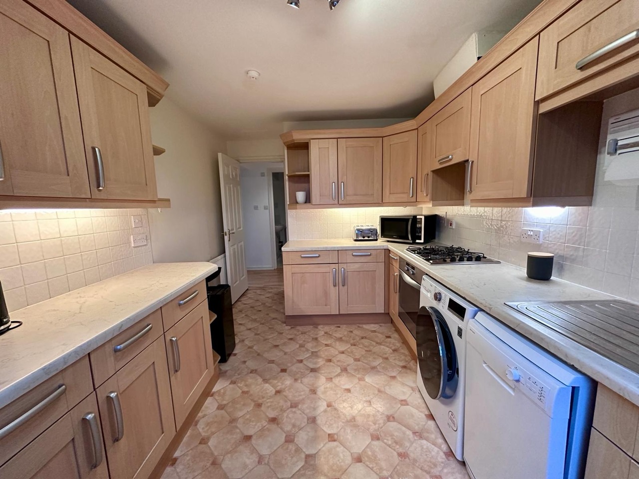 Edinburgh 3 Bed Flat, Bonnington Gait, EH6 To Rent Now for £1,500.