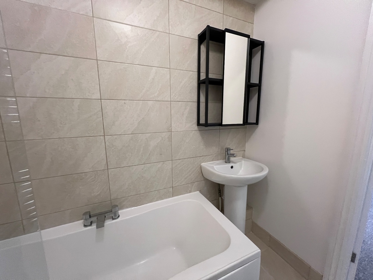 Eastbourne - 1 Bed Flat, Seaside, BN22 - To Rent Now for £1,025.00 p/m