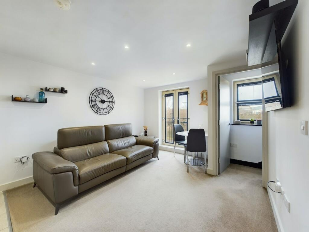 Leeds 2 Bed Terraced House, Holts Crest Way, LS12 To Rent Now for £1,375.00 p/m