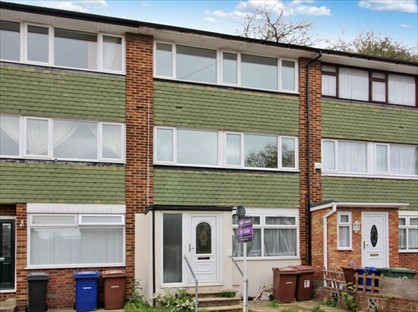 4 Bed Terraced House, Rookwood Close, RM17