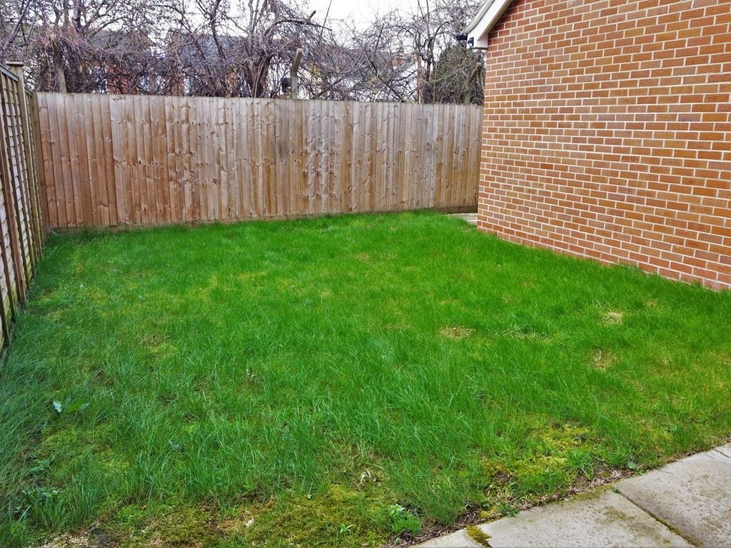 Gloucester 3 Bed SemiDetached House, Diamond Jubilee Close, GL1 To