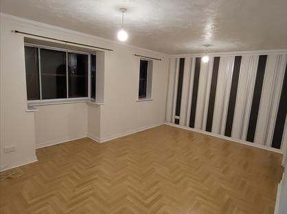 2 Bed Flat, Redwood Grove, MK42