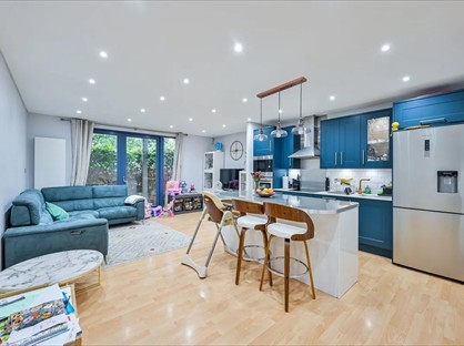 2 Bed Flat, Farnsworth Court, SE10