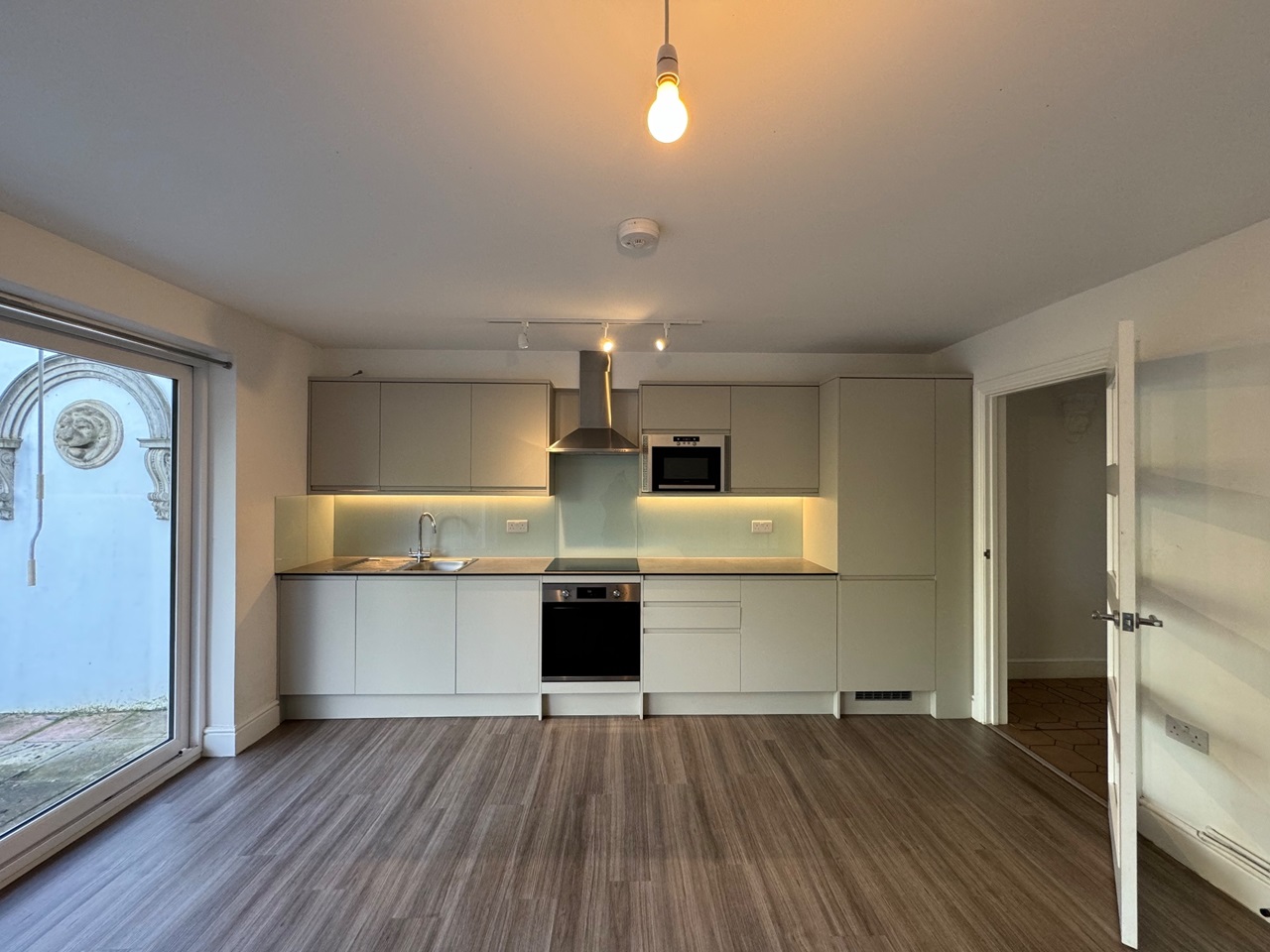 London 3 Bed SemiDetached House, Neeld Crescent, NW4 To Rent Now