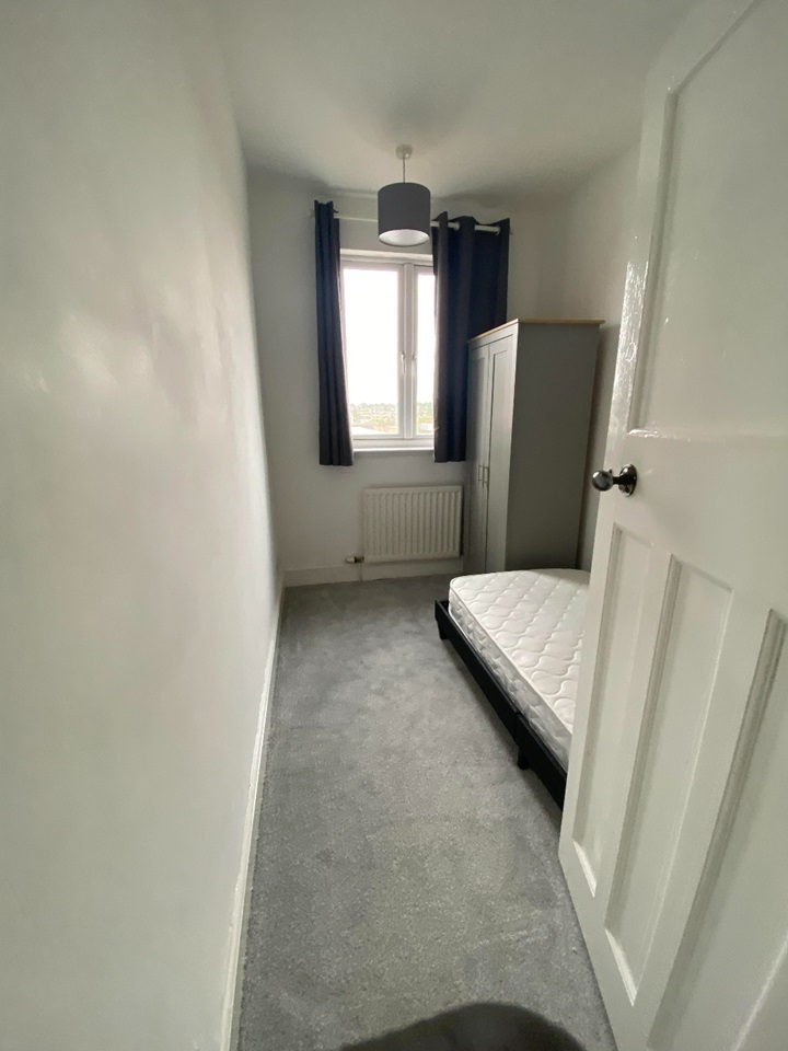 Kettering Room in a Shared Flat, High Street, NN16 To Rent Now for